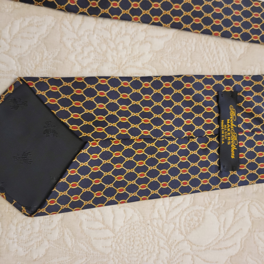 Brooks Brothers Silk Tie with Orange and Black Pattern - Picture 7 of 9